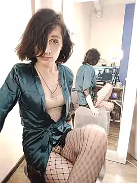MickeQuinee online show from 07-10-26, 08:25