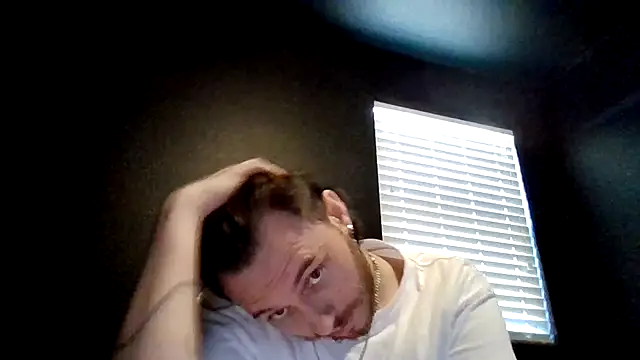 Snapshot of Mikecloudyhawk chatting on 07-15-26, 07:10 Mikecloudyhawk online show from 07-15-26, 07:10