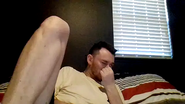 Snapshot of Mikecloudyhawk chatting on 06-20-26, 03:39 Mikecloudyhawk online show from 06-20-26, 03:39