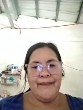 Snapshot of ClassyLady51 chatting on 06-11-26, 05:26 ClassyLady51 online show from 06-11-26, 05:26