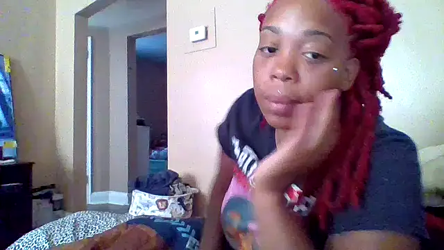 Snapshot of BoujieDee chatting on 07-13-26, 04:39 BoujieDee online show from 07-13-26, 04:39