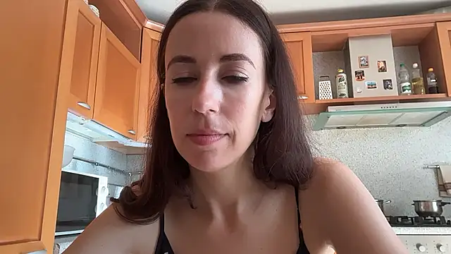 Flamingo Queen online show from 07-18-26, 05:05