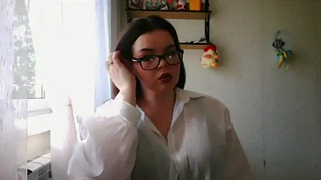 LiyaHoly online show from 06-12-26, 05:16