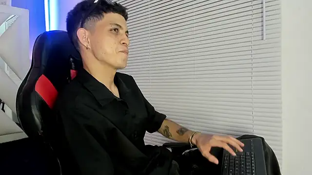 cameron lux77 online show from 06-26-26, 03:45