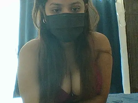 Snapshot of luvruhi chatting on 06-10-26, 08:04 luvruhi online show from 06-10-26, 08:04