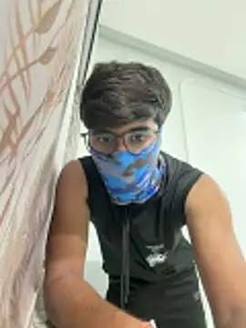 Snapshot of dreamy_boy chatting on 06-11-26, 07:00 dreamy boy online show from 06-11-26, 07:00