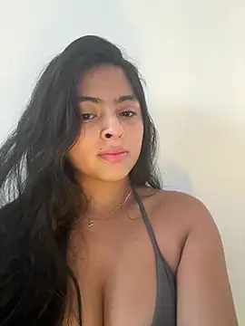Snapshot of canelareina chatting on 07-15-26, 08:27 canelareina online show from 07-15-26, 08:27