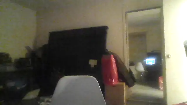 Snapshot of toosexy4myshirt chatting on 06-27-26, 06:52 toosexy4myshirt online show from 06-27-26, 06:52