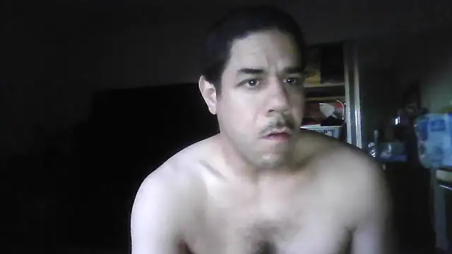 Snapshot of toosexy4myshirt chatting on 06-25-26, 12:41 toosexy4myshirt online show from 06-25-26, 12:41