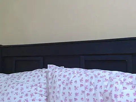 Snapshot of kinkydolll chatting on 07-01-26, 06:25 kinkydolll online show from 07-01-26, 06:25