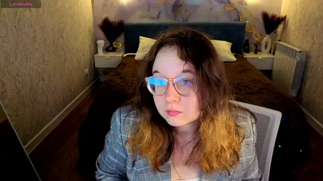 Aleks-casterrr online show from 06-19-26, 05:19