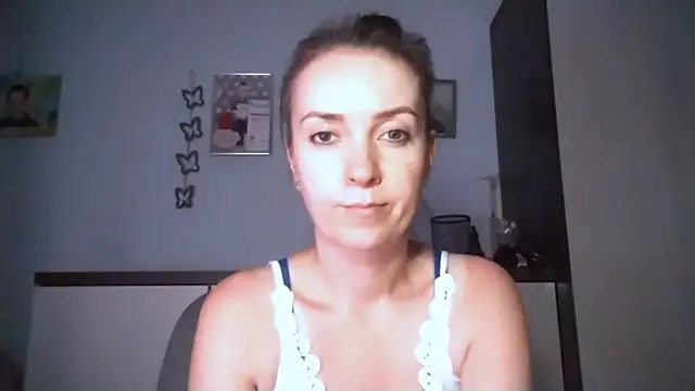 Snapshot of JenniferAlone chatting on 06-30-26, 08:20 JenniferAlone online show from 06-30-26, 08:20