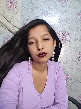 Snapshot of Queen_Rosyy chatting on 06-23-26, 04:32 Queen Rosyy online show from 06-23-26, 04:32