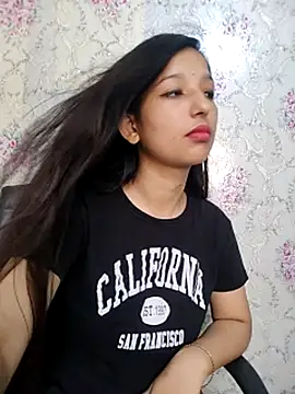 Snapshot of Queen_Rosyy chatting on 06-25-26, 05:12 Queen Rosyy online show from 06-25-26, 05:12