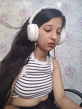Snapshot of Queen_Rosyy chatting on 07-11-26, 03:07 Queen Rosyy online show from 07-11-26, 03:07