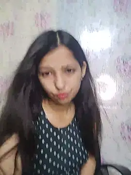 Snapshot of Queen_Rosyy chatting on 06-24-26, 03:27 Queen Rosyy online show from 06-24-26, 03:27