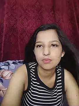 Snapshot of Queen_Rosyy chatting on 07-19-26, 02:53 Queen Rosyy online show from 07-19-26, 02:53