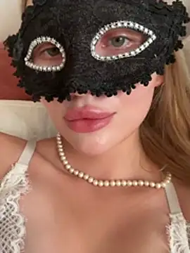 AlexandraMoore03 online show from 06-23-26, 12:14