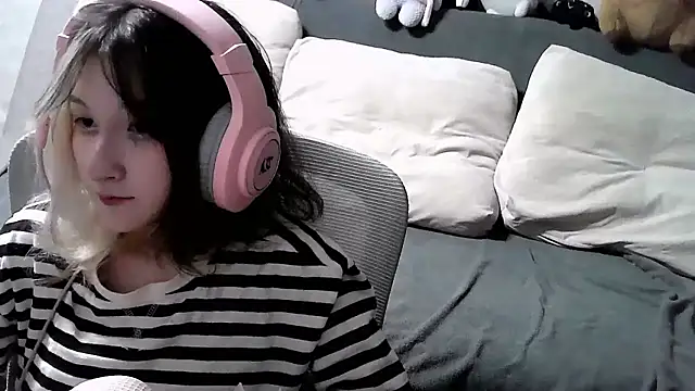 Lilfain baby online show from 07-18-26, 12:25