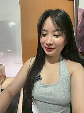 Snapshot of QuynhAnh99 chatting on 06-13-26, 02:20 QuynhAnh99 online show from 06-13-26, 02:20