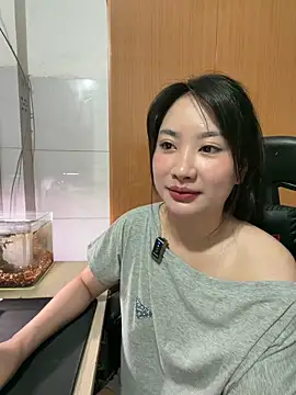 Snapshot of QuynhAnh99 chatting on 06-12-26, 02:09 QuynhAnh99 online show from 06-12-26, 02:09