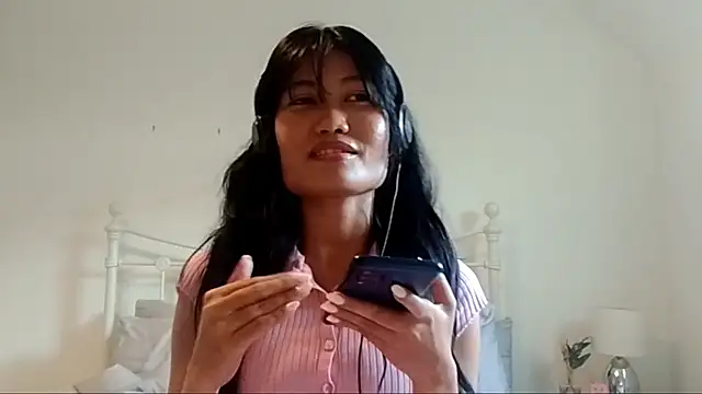 MichelEdland online show from 06-17-26, 01:43