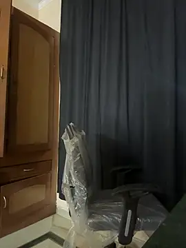 Lustofloves online show from 06-18-26, 01:49