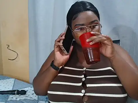 ChocolateChubbyx online show from 06-13-26, 05:44