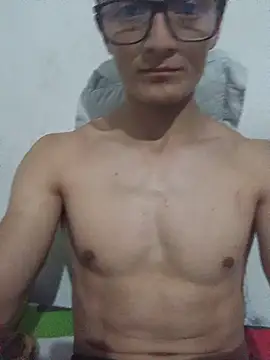 Snapshot of Davitfitnosuke chatting on 06-14-26, 02:24 Davitfitnosuke online show from 06-14-26, 02:24