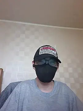 TYYUIOE3 online show from 06-10-26, 04:35