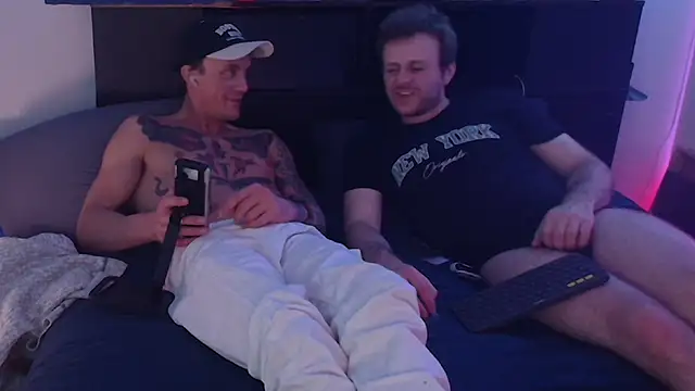 kinkyboipig online show from 07-10-26, 04:18