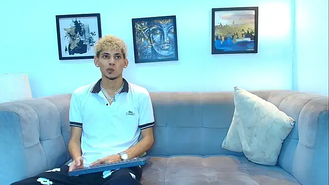 Snapshot of Hot_skinny_guys chatting on 07-25-26, 01:24 Hot skinny guys online show from 07-25-26, 01:24