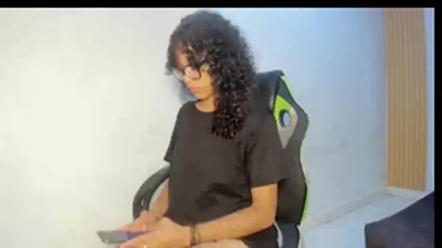 Snapshot of Karo_20y chatting on 07-25-26, 10:38 Karo 20y online show from 07-25-26, 10:38