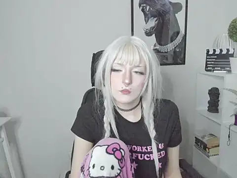 Snapshot of NikaDream chatting on 07-10-26, 01:00 NikaDream online show from 07-10-26, 01:00