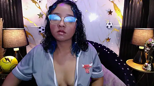 JuicyBoobix online show from 06-11-26, 01:30