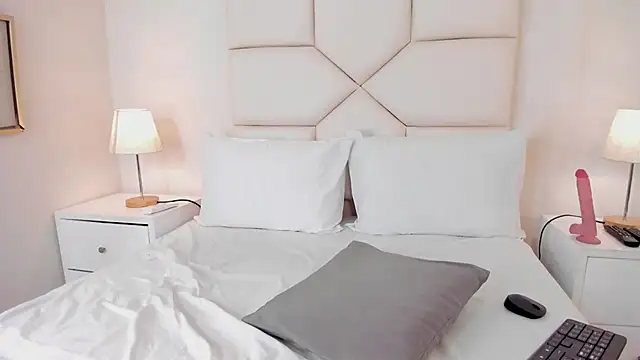 NaomiCambels online show from 06-21-26, 07:14