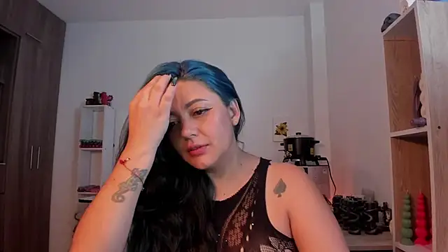 LauraToro  online show from 04-05-26, 10:16