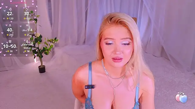 OlliviaBr0wn online show from 07-25-26, 10:11