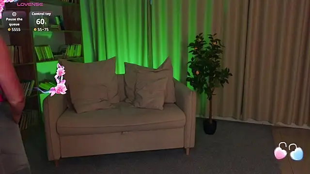 OlliviaBr0wn online show from 07-22-26, 10:50