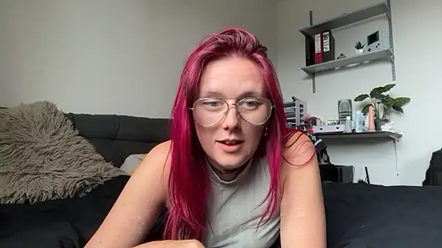 Snapshot of LeaLoveXXX chatting on 07-06-26, 07:04 LeaLoveXXX online show from 07-06-26, 07:04