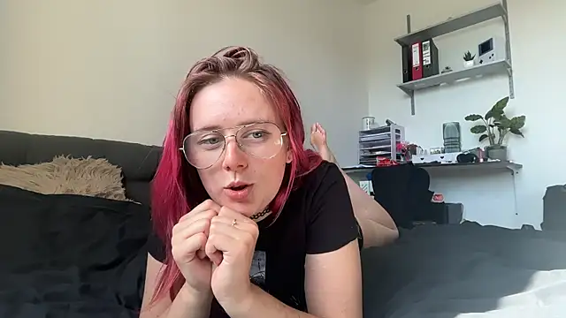 Snapshot of LeaLoveXXX chatting on 06-22-26, 07:27 LeaLoveXXX online show from 06-22-26, 07:27