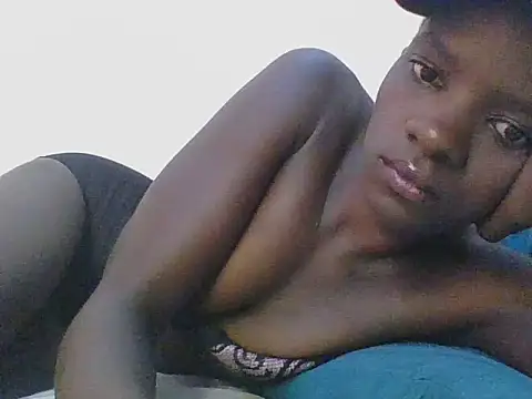 ebonypetite2 online show from 07-07-26, 03:53