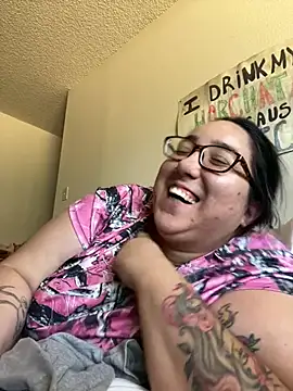LatinaXQueen2 online show from 06-21-26, 06:36