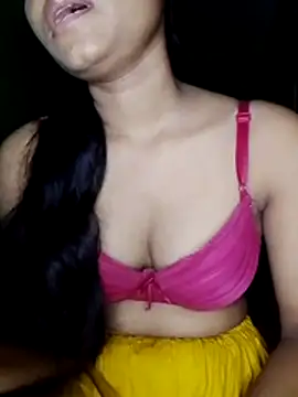 Snapshot of Ishaniya chatting on 07-13-26, 09:14 Ishaniya online show from 07-13-26, 09:14