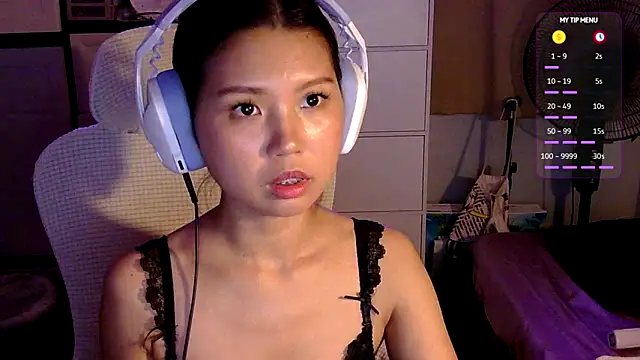 Snapshot of urgrl_portia chatting on 06-19-26, 12:11 urgrl portia online show from 06-19-26, 12:11