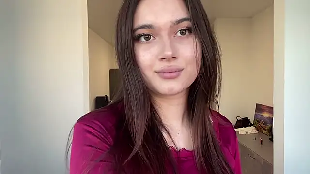 Snapshot of Emmalynx chatting on 06-15-26, 03:34 Emmalynx online show from 06-15-26, 03:34