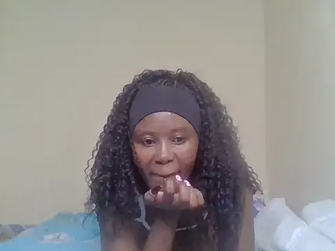 cute bee online show from 07-21-26, 10:44