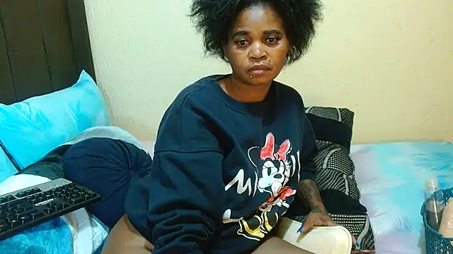 NaughtyLuux12 online show from 07-11-26, 01:28