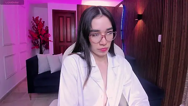 Snapshot of Emma_caarter_ chatting on 06-26-26, 03:12 Emma caarter online show from 06-26-26, 03:12