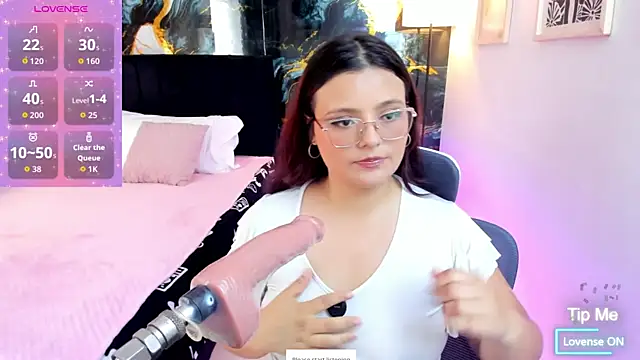 Snapshot of Miss_Kloee chatting on 07-21-26, 07:04 Miss Kloee online show from 07-21-26, 07:04